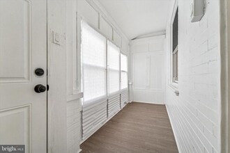 Building Photo - 5712 Lena St