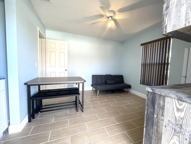 Primary Photo - 5753 SE Mercedes Ave