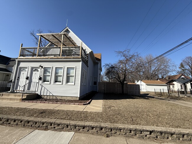 Building Photo - 1413 12th Ave