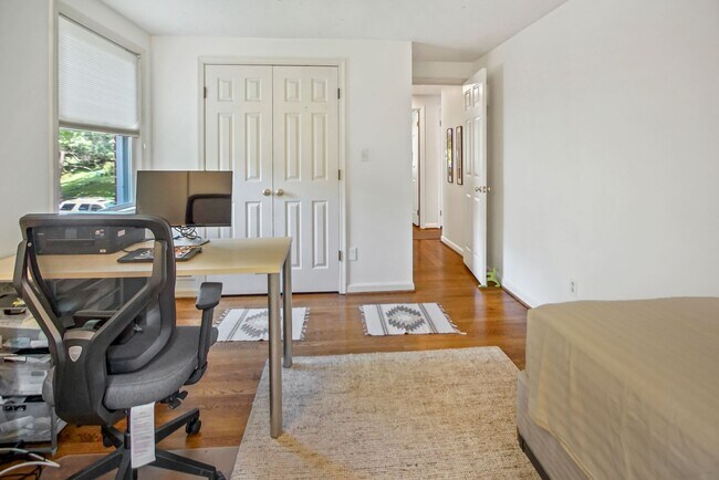 Building Photo - 6902 Tilden Ln