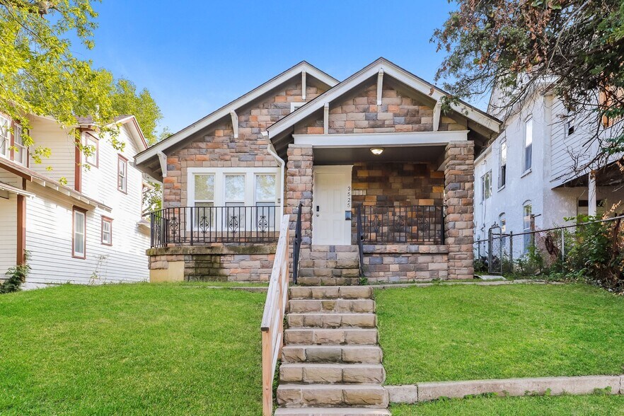 Building Photo - 3525 Ruby Ave