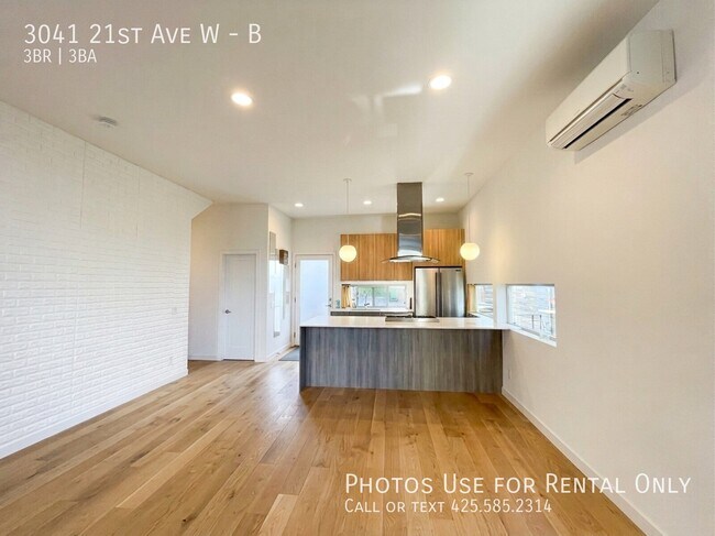 Building Photo - 3041 21st Ave W
