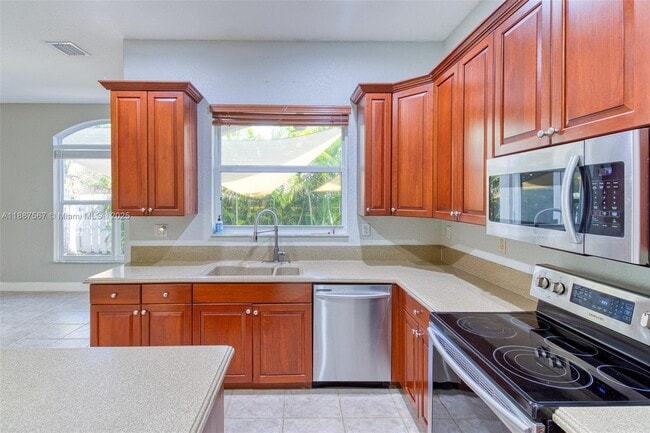 Building Photo - 3769 SW 51st St