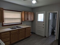 Building Photo - 732 Chartiers Ave