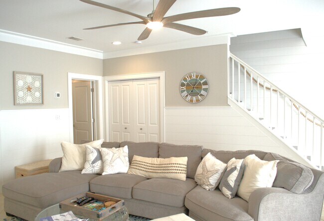 Building Photo - 2350 W County Hwy 30A