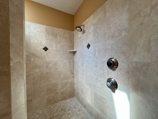 Building Photo - Forest-View Luxury Home with 5 Bedrooms, Luxury Primary Suite & Gourmet Kitchen