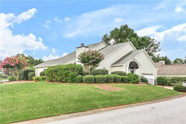Building Photo - 60 Heartwood Dr NE