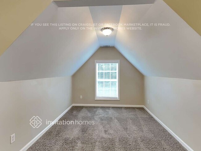 Building Photo - 147 Hawthorn Dr