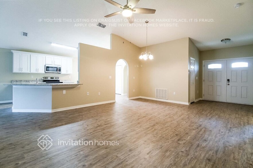 Building Photo - 3913 Upmann Dr