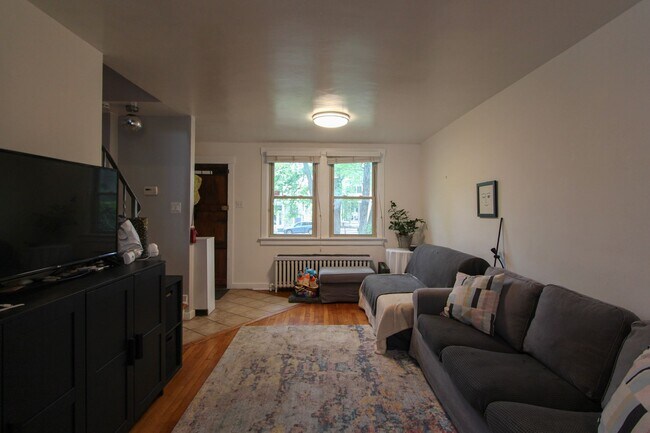 Building Photo - Cherniss Townhouses