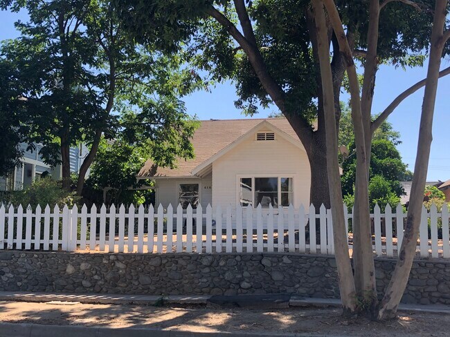 Building Photo - 616 N Wilson Ave