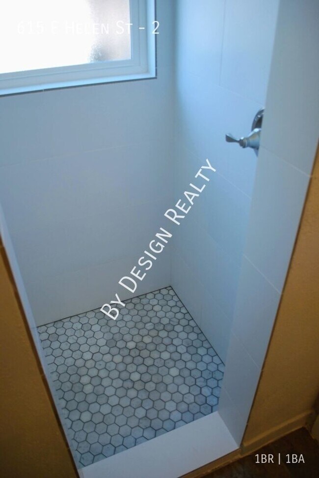 Building Photo - 615 E Helen St