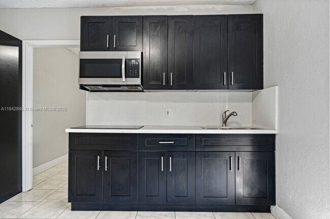 Building Photo - 4151 SW 112th Ave