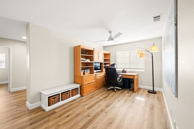 Building Photo - 42016 Delmonte St