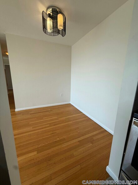 Building Photo - 1643 Cambridge St