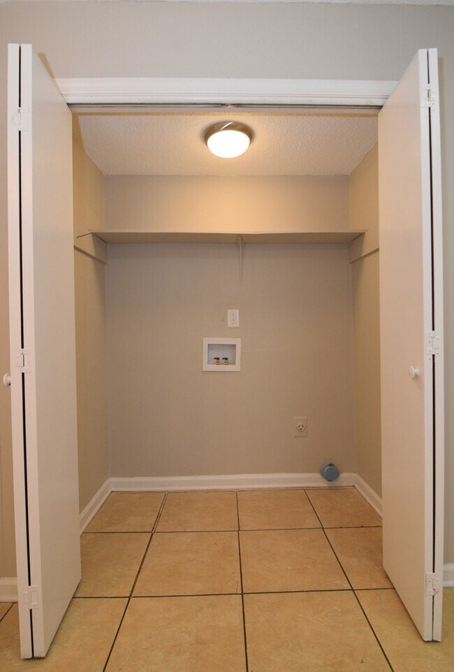 Building Photo - 2 Bed/1.5 Bath North Augusta Townhome