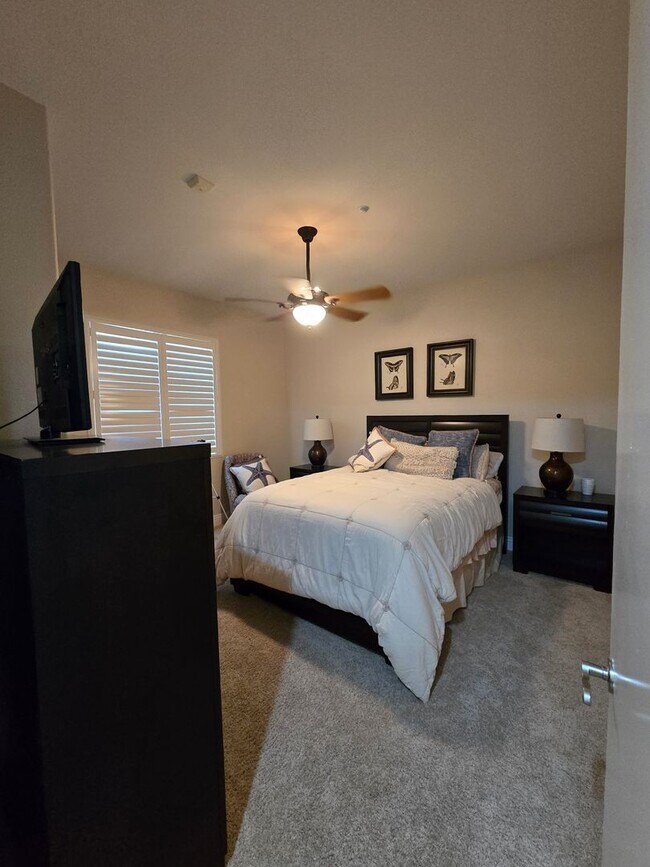 Building Photo - An Amazing Furnished 3 Bedroom Condo at La...