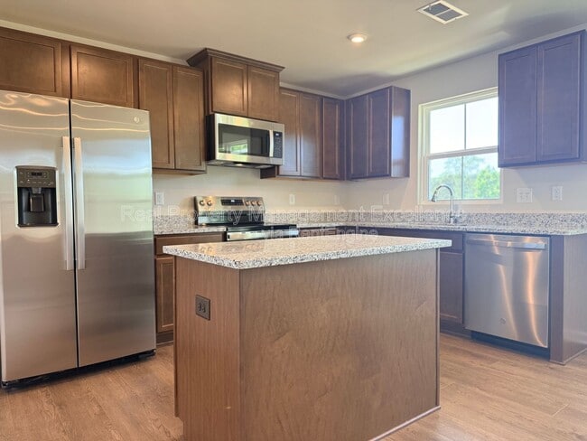 Building Photo - 372 Grand Silo Rd