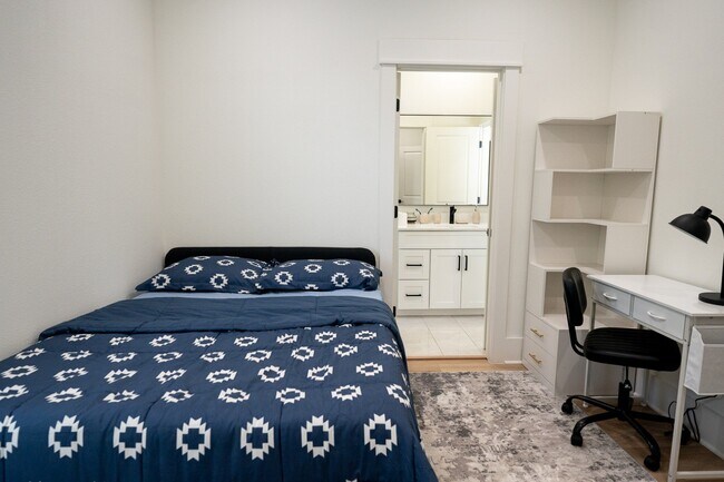 Building Photo - 3542 Amos St