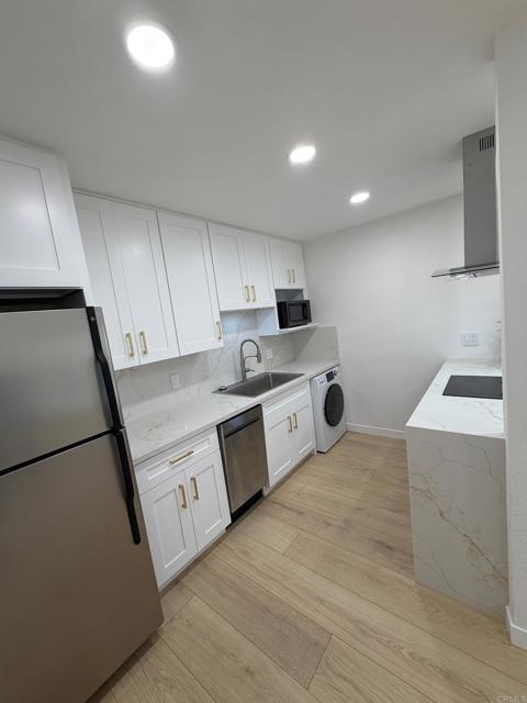 Building Photo - 860 Turquoise St