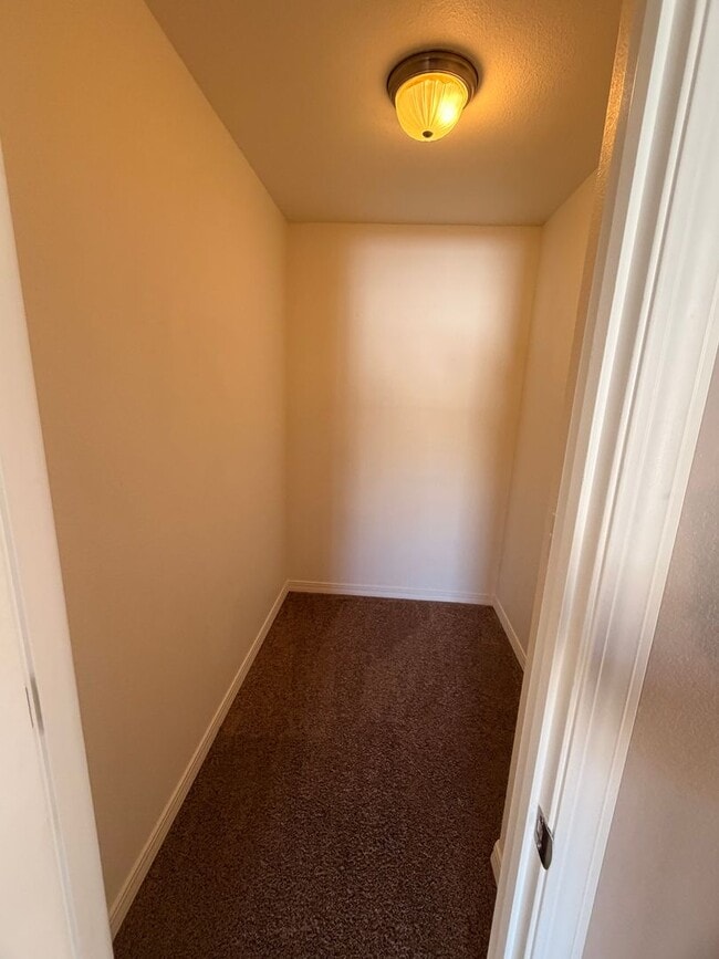 Building Photo - Bright & Spacious 5-Bedroom Home with 3-Car Garage – Available Now