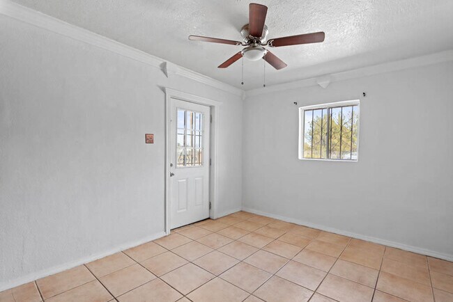 Building Photo - 1260 Las Pompas Rd