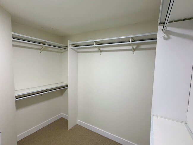 Building Photo - 700 W Harbor Dr