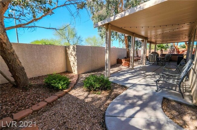 Building Photo - 2521 Stanwood Ave