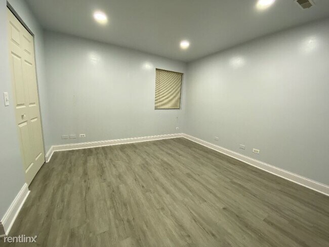 Building Photo - 2 br, 1 bath Condo - 75 Street x Greene Rd