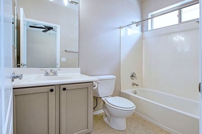 Building Photo - 938 E Indian Wells Pl