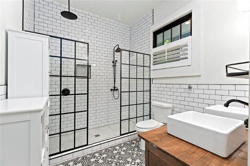 Building Photo - 563 Parkway Dr NE