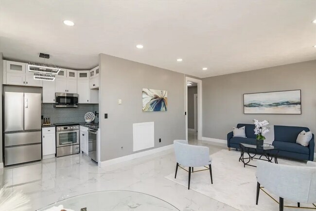 Building Photo - 140 Chestnut St