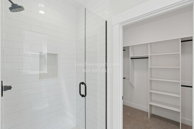 Building Photo - Stunning 3 BD, 2 BA Salem Home with Elegant Finishes!