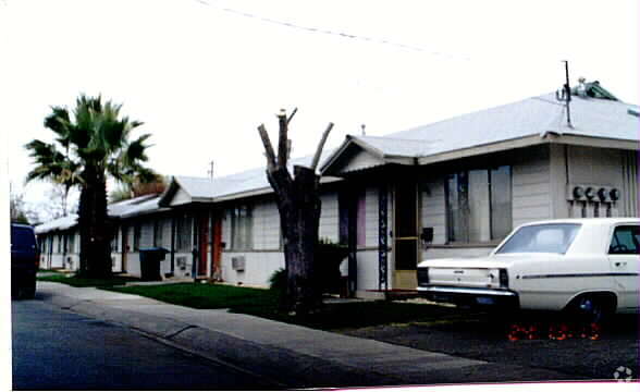 Building Photo - 1433-1439 Carleton Dr