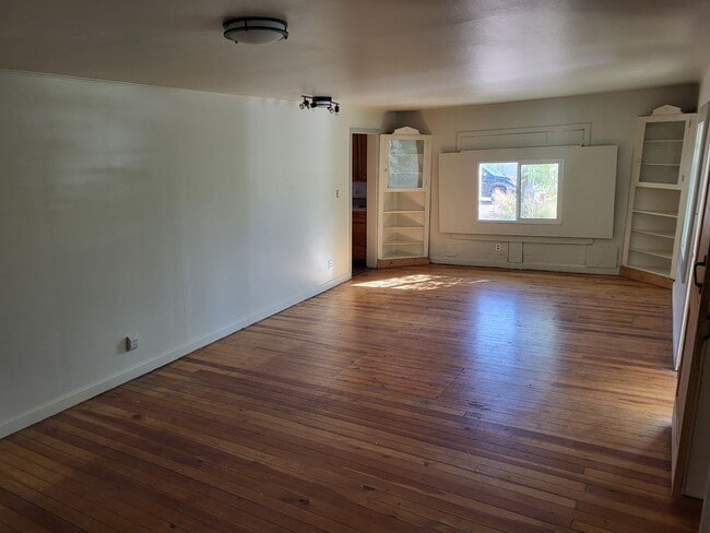 Building Photo - 210 N Elden St