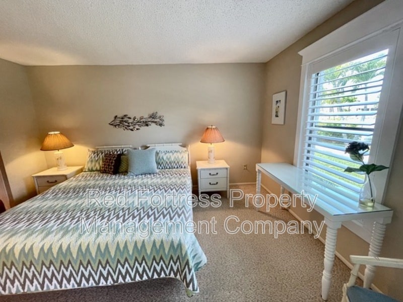 Building Photo - 7113 Quail Run Ct W