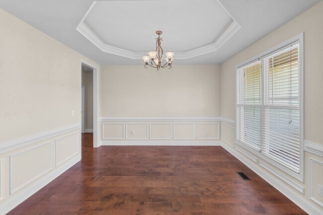 Building Photo - **Spacious 3bd/3ba in Raleigh**