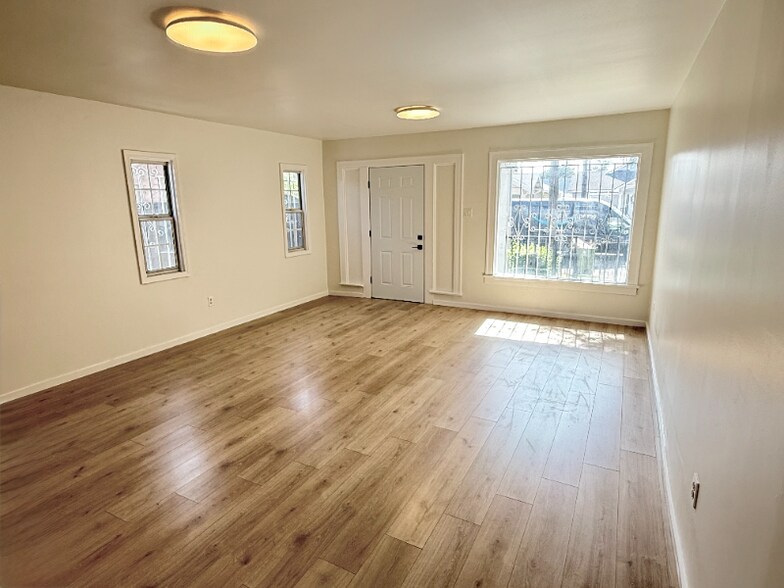 Building Photo - 3416 3rd Ave