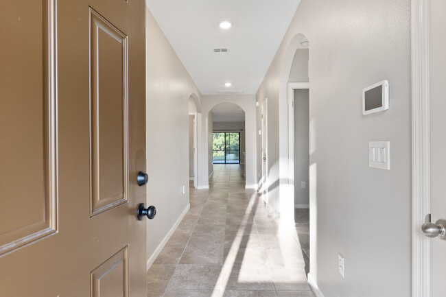Building Photo - 760 Remington Green Dr SE