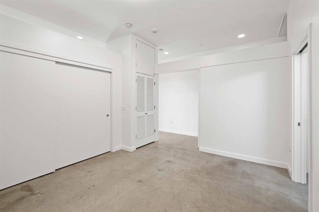 Building Photo - 507 Sabine St