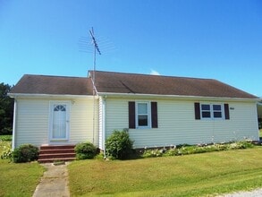 Building Photo - Peaceful Country Living in Sunbury, NC. an...