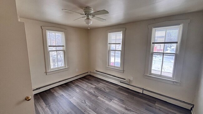 Building Photo - 110 E Washington St