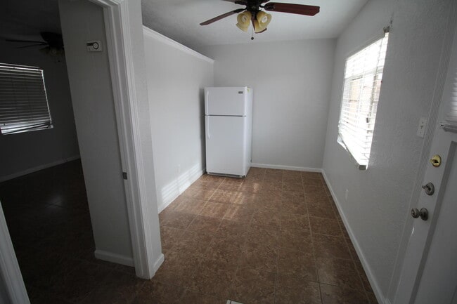 Building Photo - 8907 Old County Dr