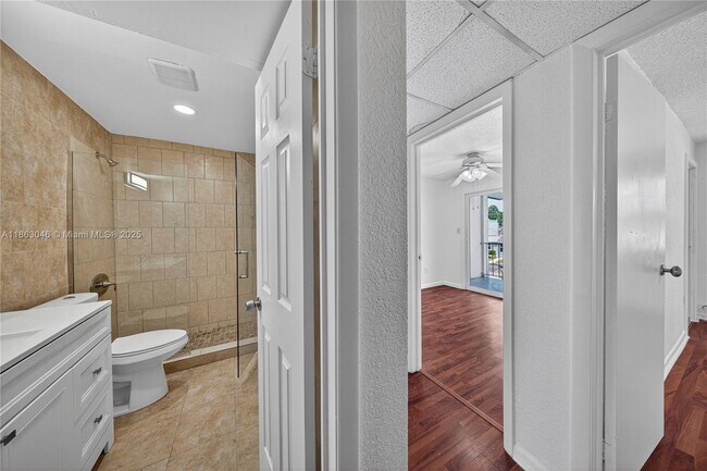Building Photo - 301 Bonaventure Blvd