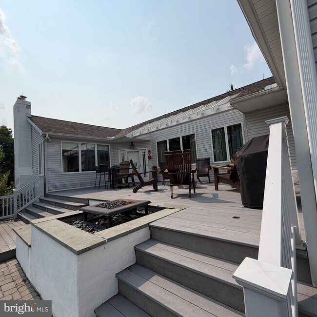 Building Photo - 376 Cooper Dr