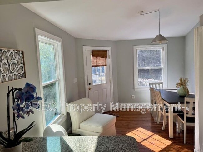 Building Photo - 2211 Ramsay St