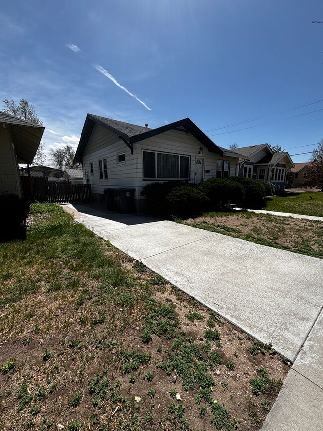 Building Photo - 3 Bedroom 2 Bathroom Home Near FE Warren & Frontier Park