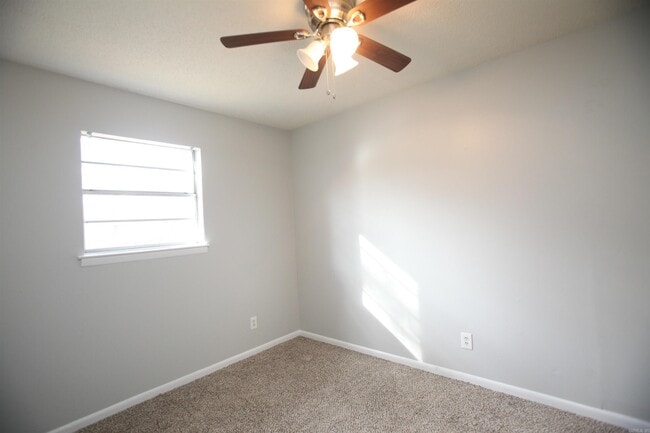 Building Photo - 5519 Southboro Dr