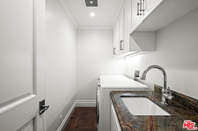 Building Photo - 201c Avenue A