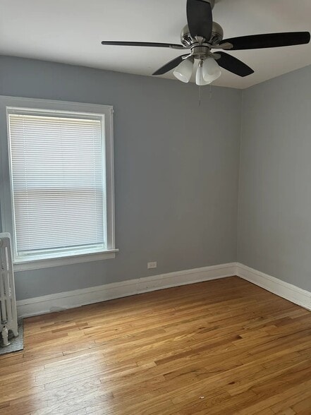 Building Photo - 2416 N Kilbourn Ave